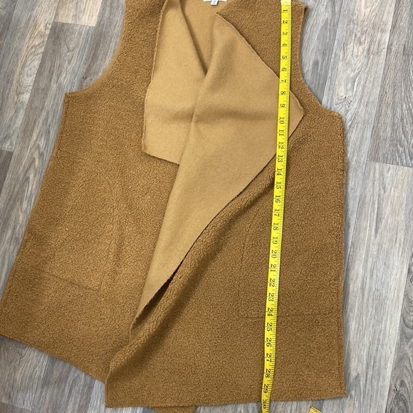 SALE 🛍️ MAX STUDIO Teddy sherpa vest Womens size M - Picture 6 of 7